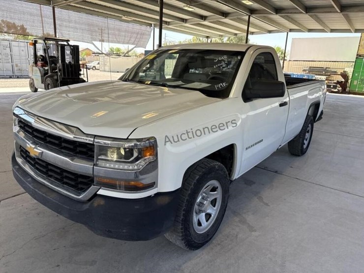 2018-chevrolet-silverado-1500-image-4