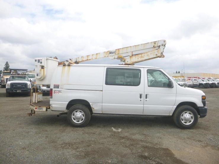 2011-ford-e350-image-7