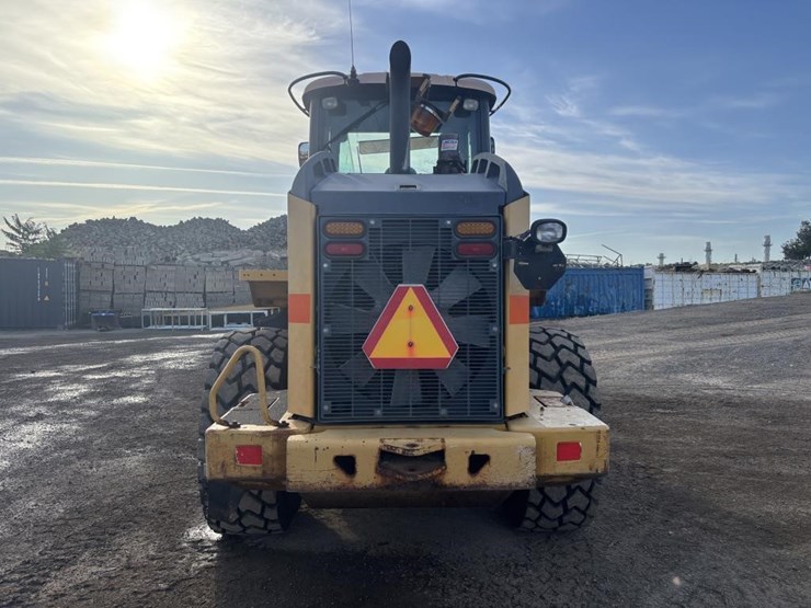 2005-deere-624j-image-8