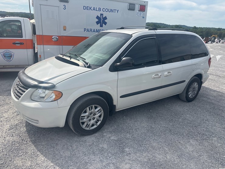2003-dodge-caravan-image-1