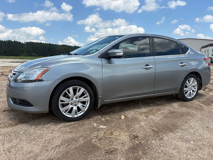 2013-nissan-sentra-4-door-sedan-(163,899-miles)-image-1