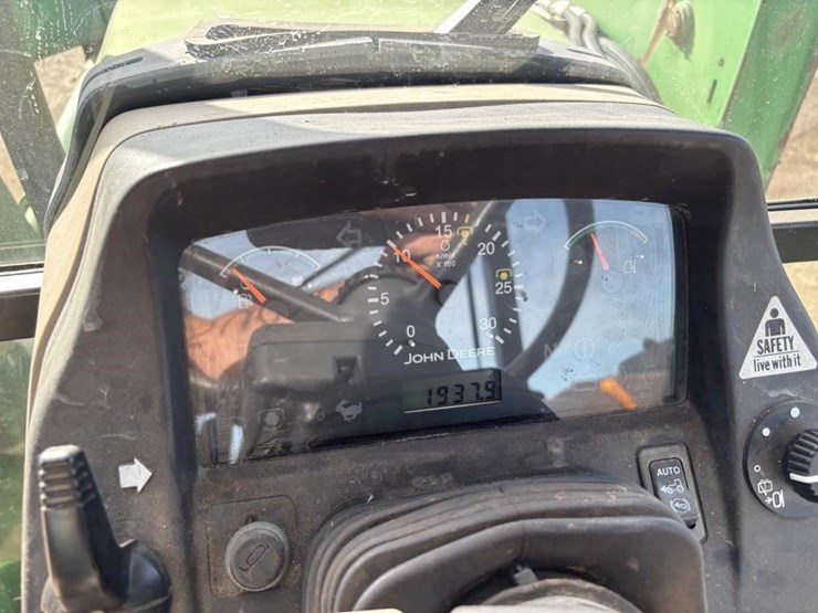 2006-john-deere-5225-image-37