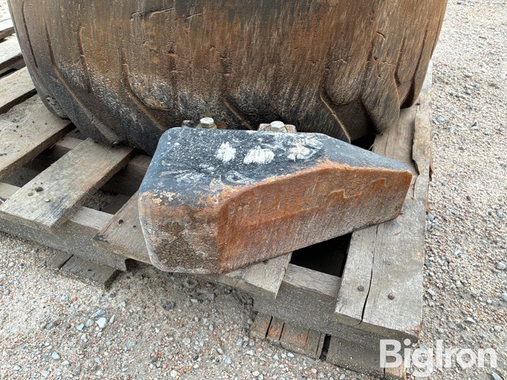 caterpillar-14-image-12