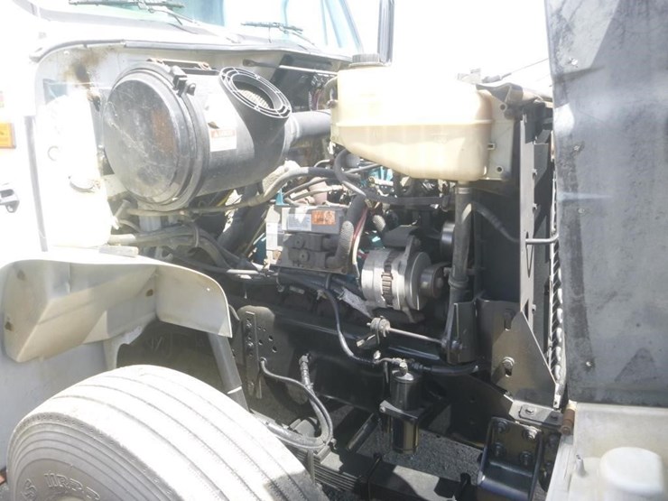 2000-international-4700-image-20