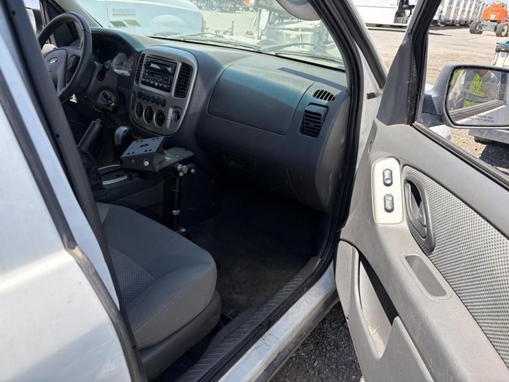 2006-ford-escape-hybrid-image-10