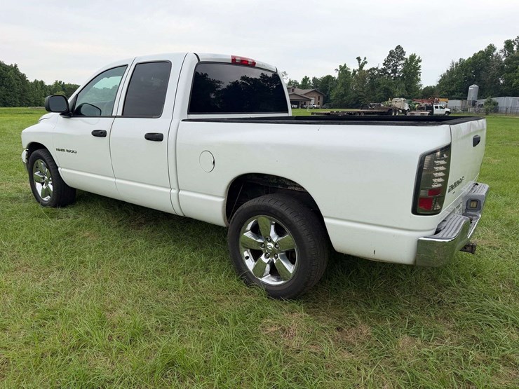 2002-dodge-ram-1500-image-4