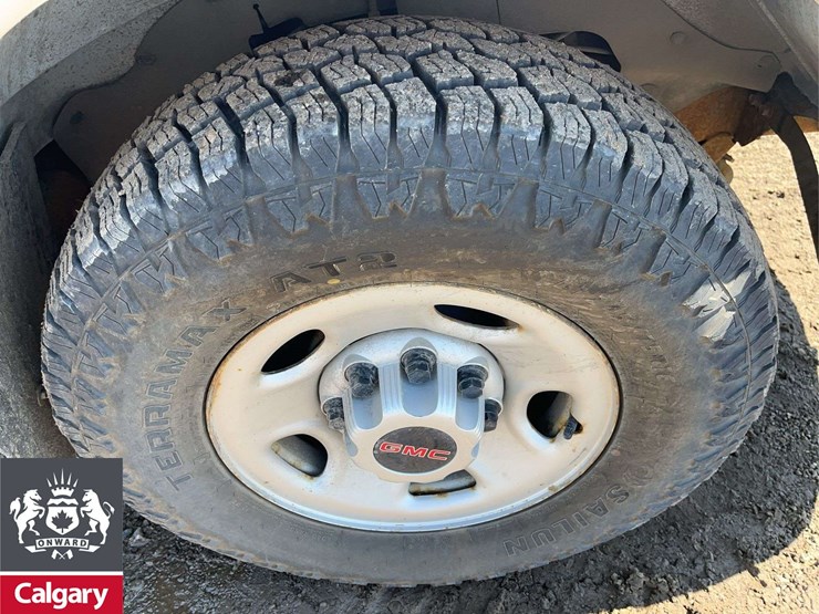 2016-gmc-3500-image-12