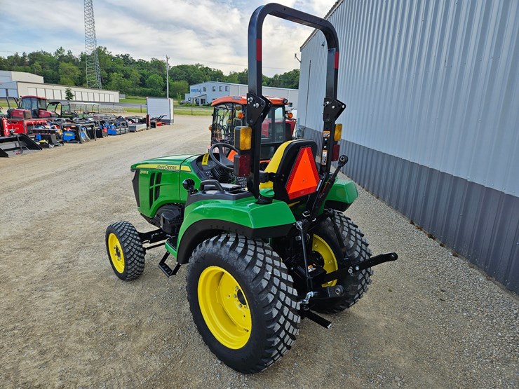 john-deere-2032r-image-3