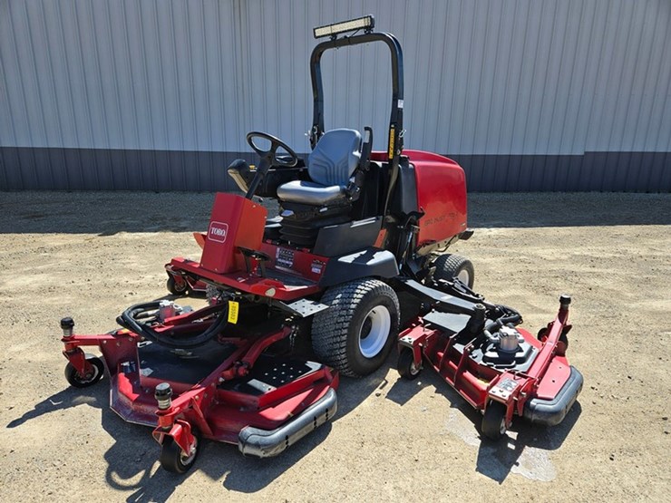 toro-groundsmaster-4000d-image-1