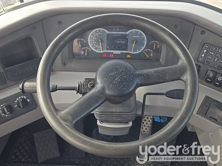 2023-volvo-a25g-image-51