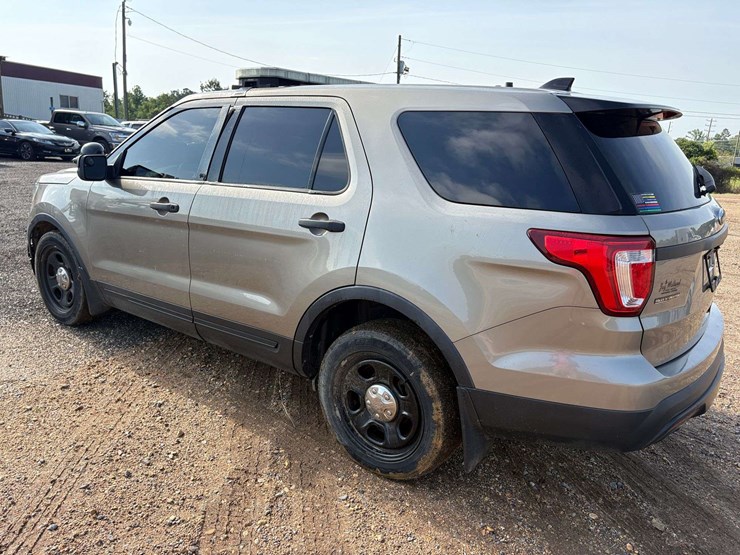 2017-ford-explorer-police-interceptor-image-2
