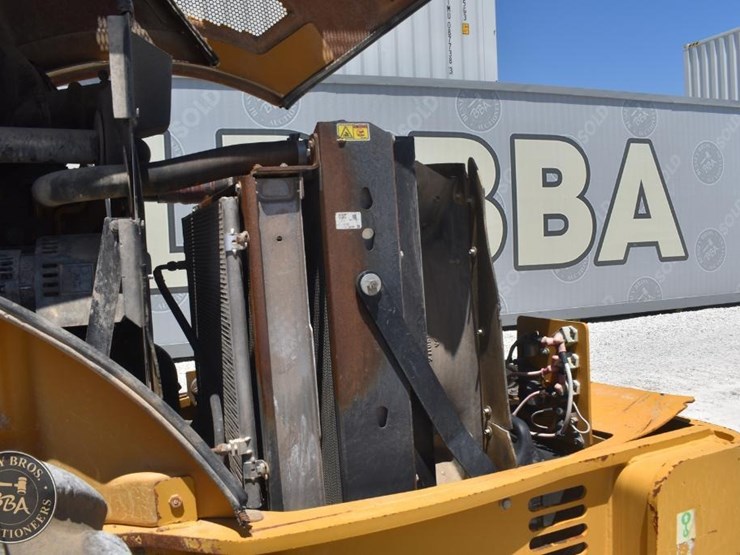 2012-caterpillar-cp56-image-39