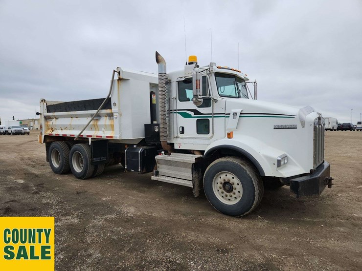 2011-kenworth-t800-image-2