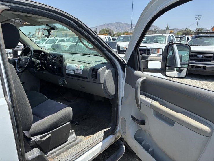 2012-gmc-2500hd-image-9