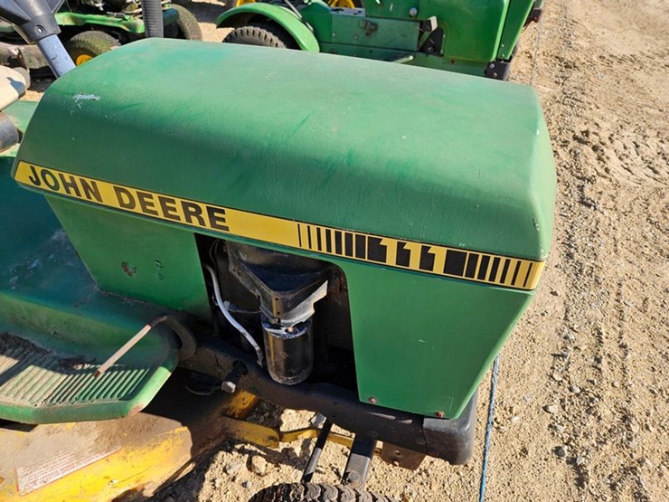 john-deere-111-image-9