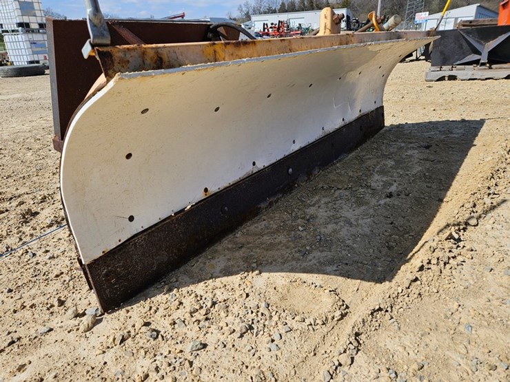 #5104-•-meyer-6'6"-snow-plow-for-skid-loader-image-8