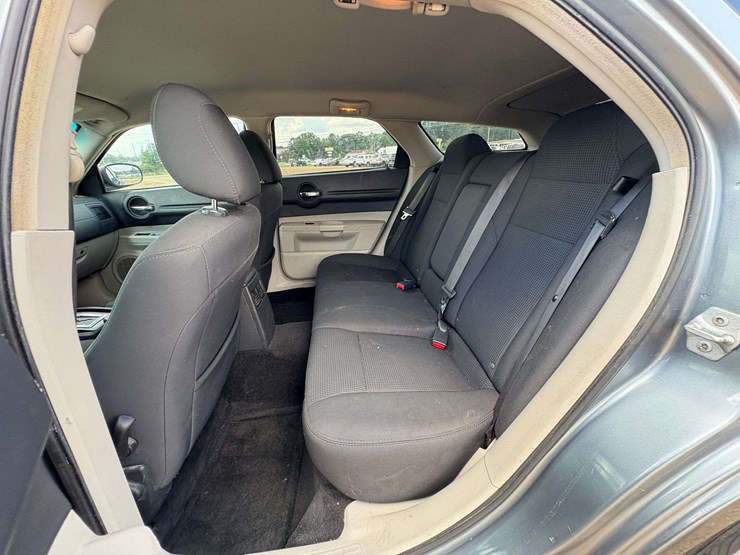 2007-dodge-magnum-4-door-wagon-(119,840-miles)-image-17