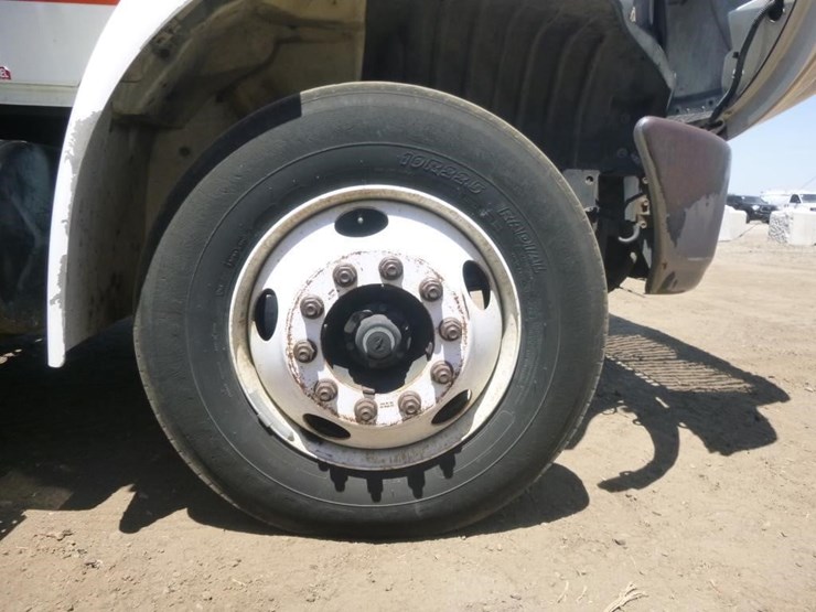 2006-international-durastar-4300-image-36