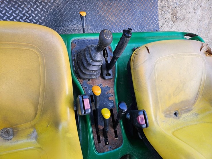 2020-john-deere-gator-image-18