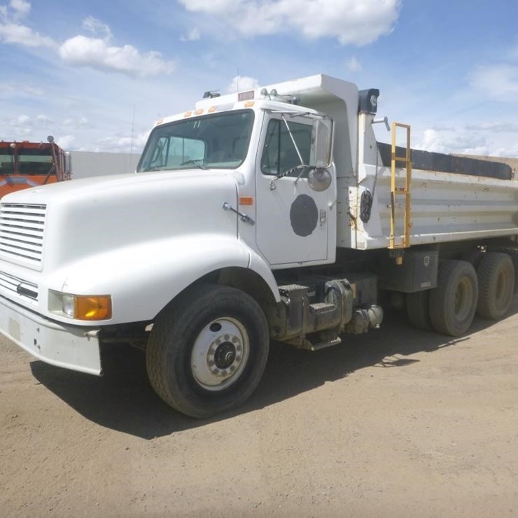 1999 INTERNATIONAL 2674