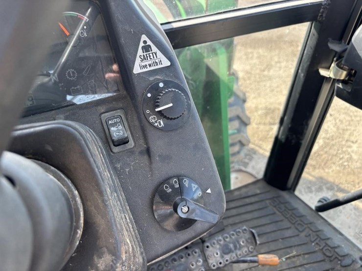 2006-john-deere-5225-image-38