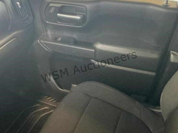 2019-chevrolet-silverado-1500-image-21