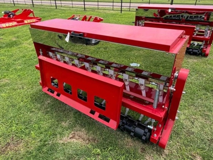 agt--72”-skid-steer/3pt-seeder-image-3