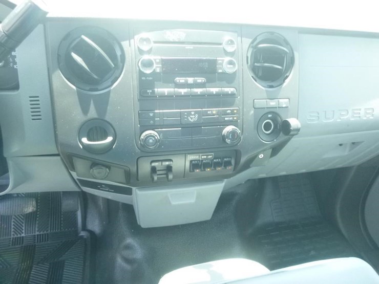 2012-ford-f550-image-19