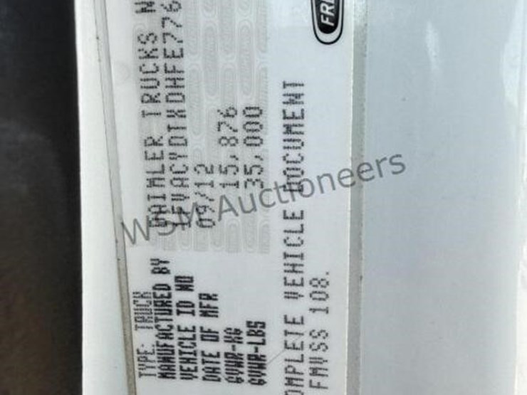 2013-freightliner-m2-106-image-34
