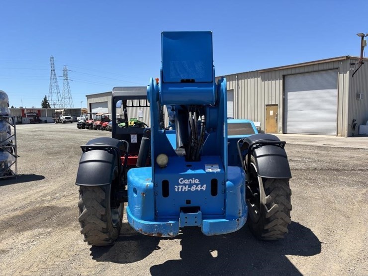 2019-genie-gth844-image-8
