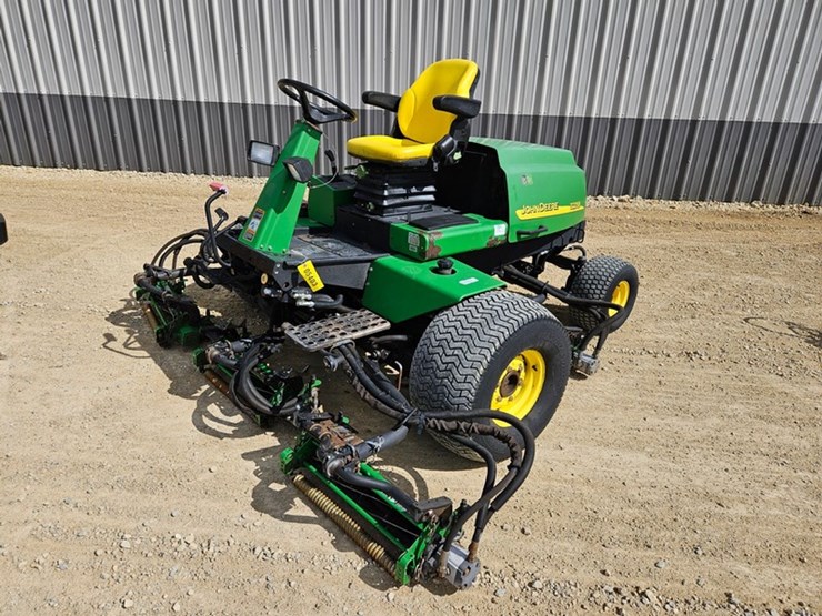 john-deere-3225b-image-1