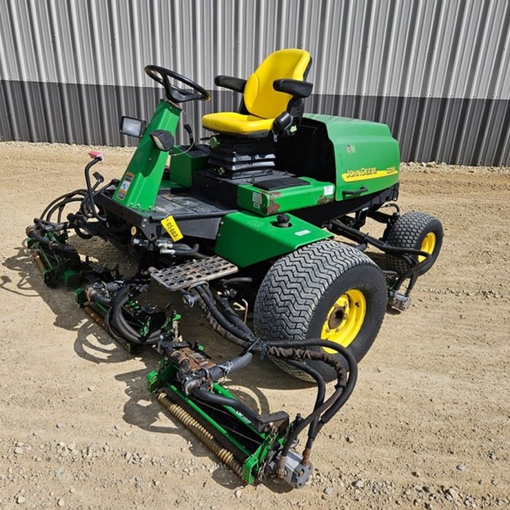 JOHN DEERE 3225B