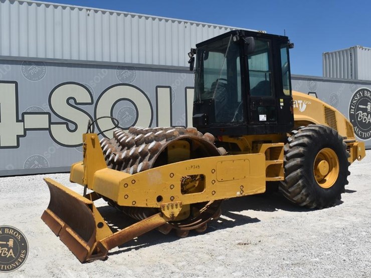 2012-caterpillar-cp56-image-10
