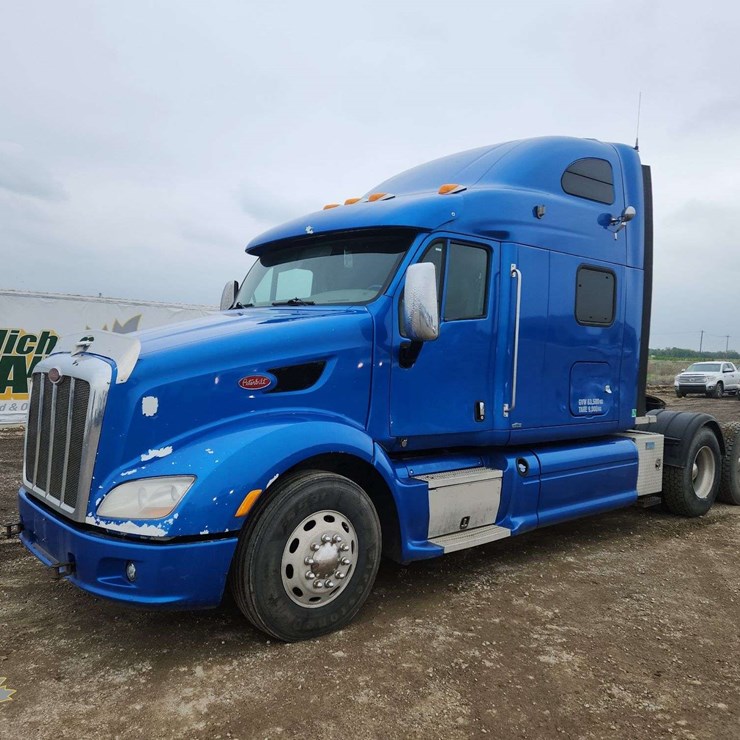 2012 PETERBILT 587