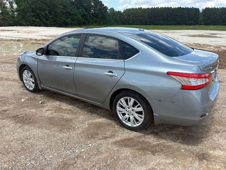 2013-nissan-sentra-4-door-sedan-(163,899-miles)-image-2