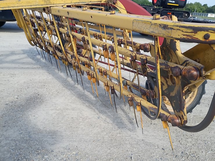 new-holland-256-image-13
