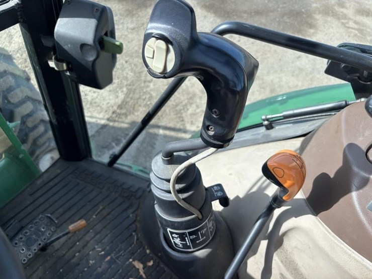 2006-john-deere-5225-image-40