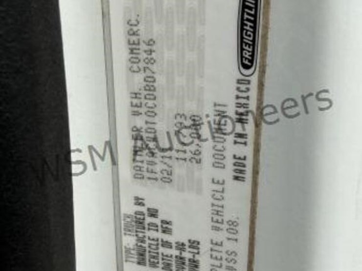 2012-freightliner-m2-106-image-15