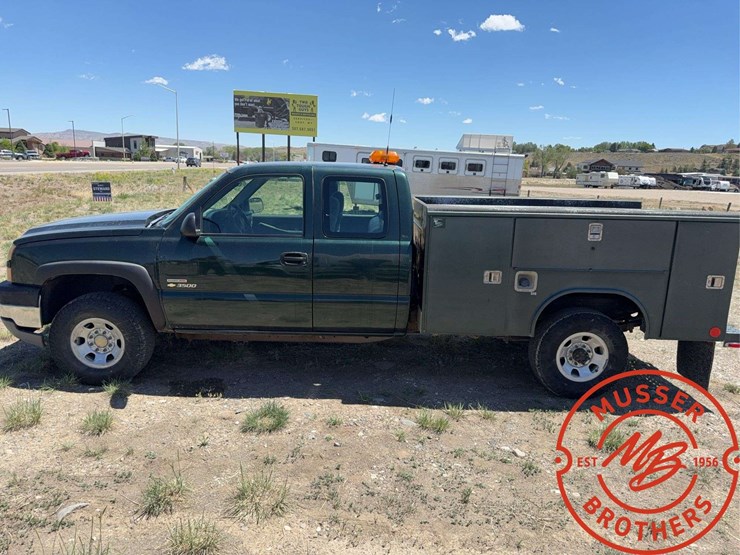 2005-chevrolet-silverado-3500-ls-image-2