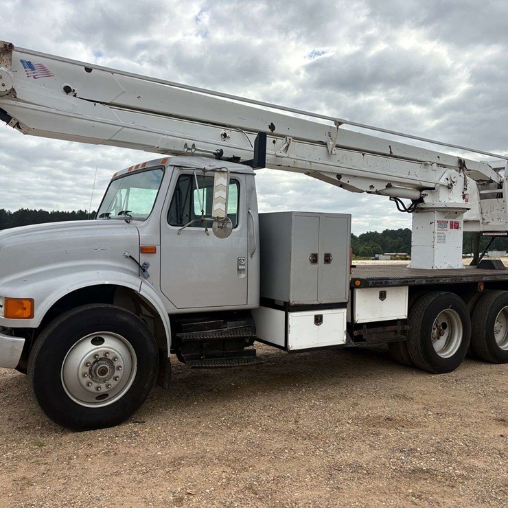 1997 INTERNATIONAL 4900