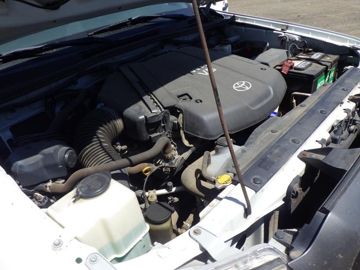 2014-toyota-tacoma-image-9