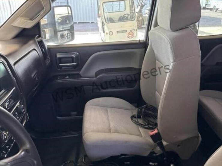 2018-chevrolet-silverado-3500hd-image-23
