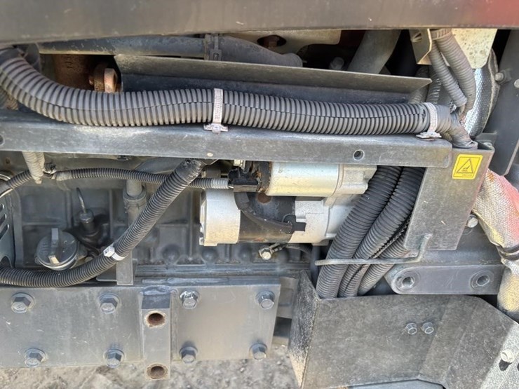 2018-kubota-m5-111d-image-48