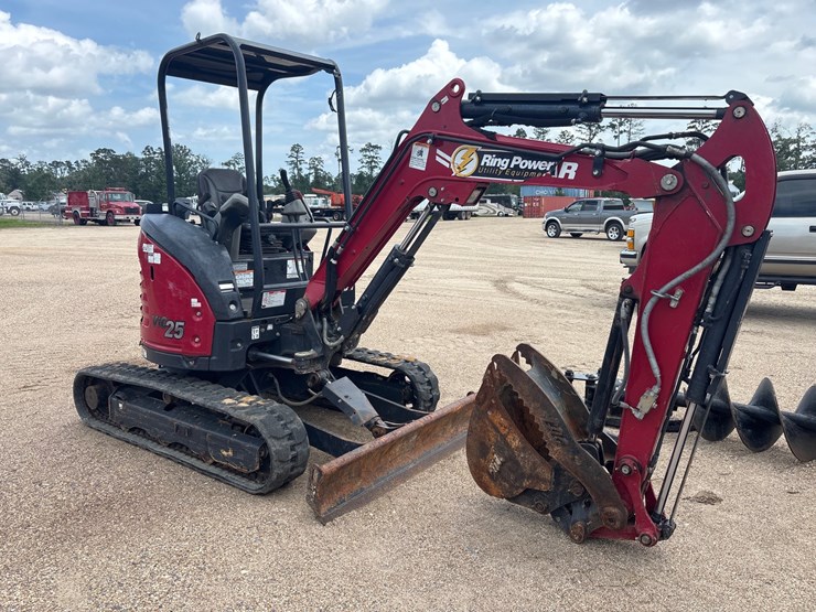yanmar-vio25-6a-image-3