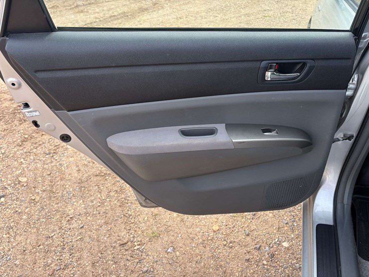 2009-toyota-prius-4-door-hatchback-(194,009-miles)-image-17