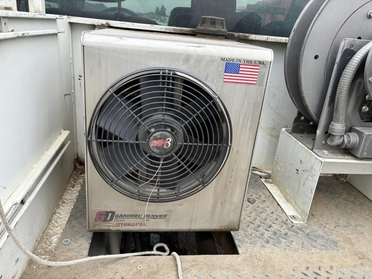 2011-ford-f550-image-12