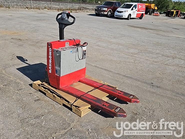 2014-raymond-102tf45l-image-6