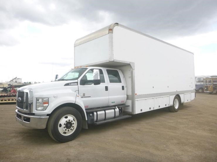 2016-ford-f650-xlt-image-1