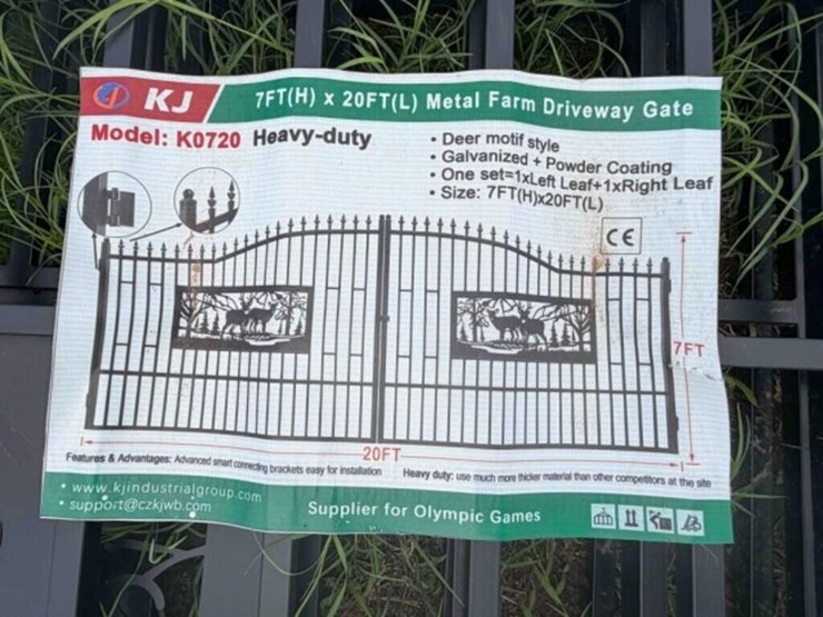 kj-model-k0720-ornate-metal-gates-image-2