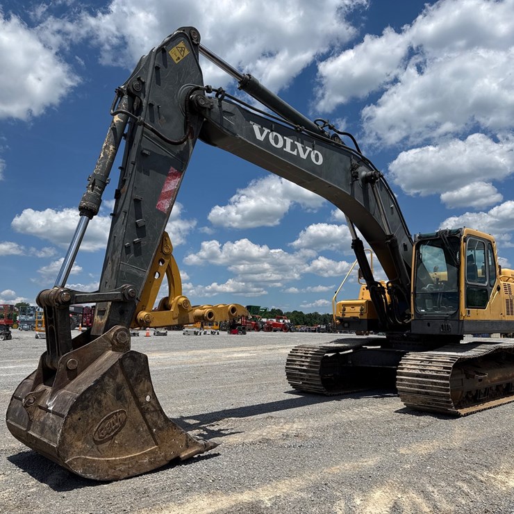 VOLVO EC330B LC